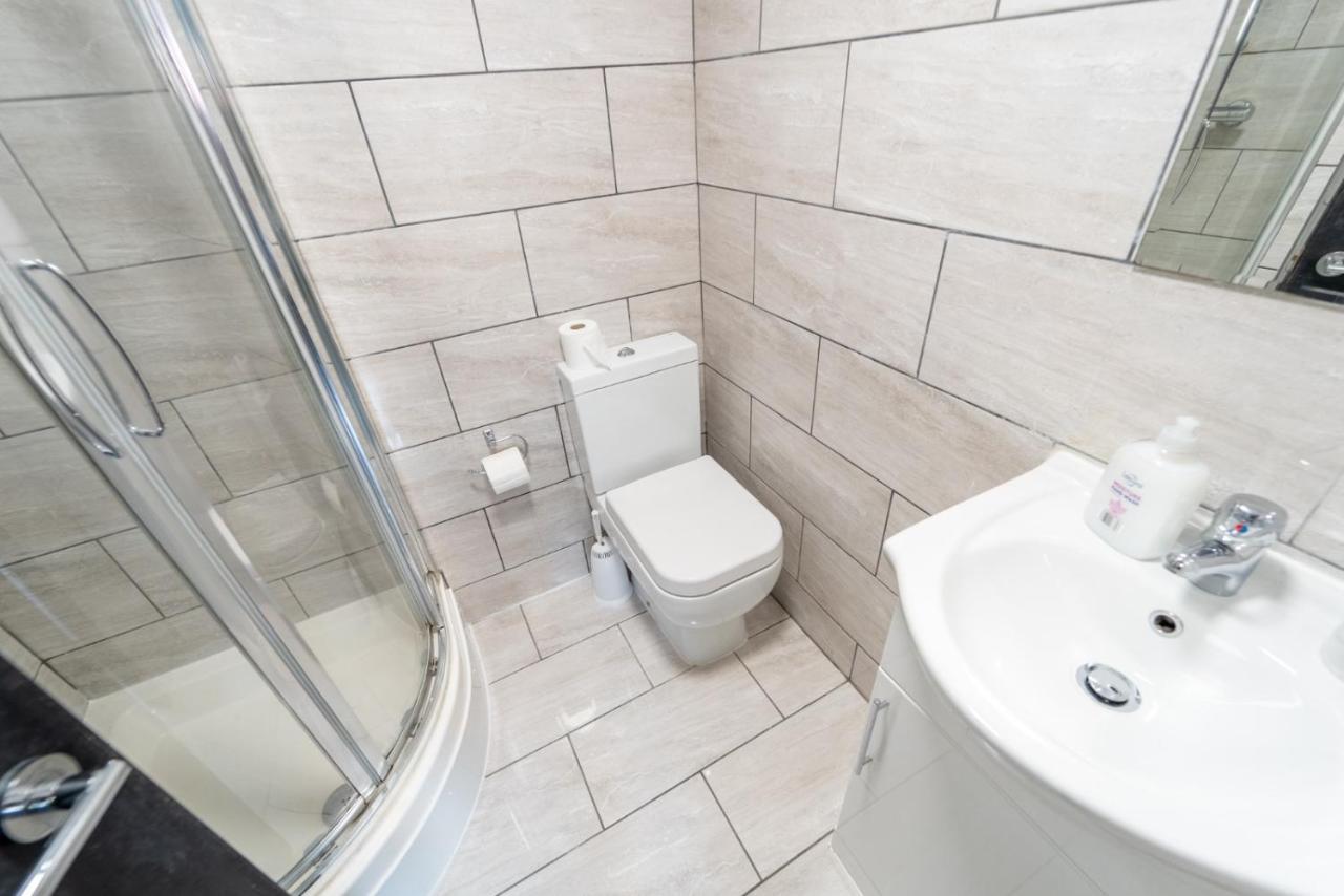 Staysa Equipped Studios Near Qe And Uob In Guesthouse Close To The City! 伯明翰 外观 照片