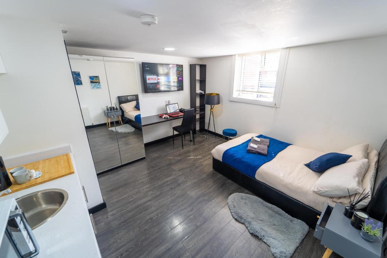 Staysa Equipped Studios Near Qe And Uob In Guesthouse Close To The City! 伯明翰 外观 照片