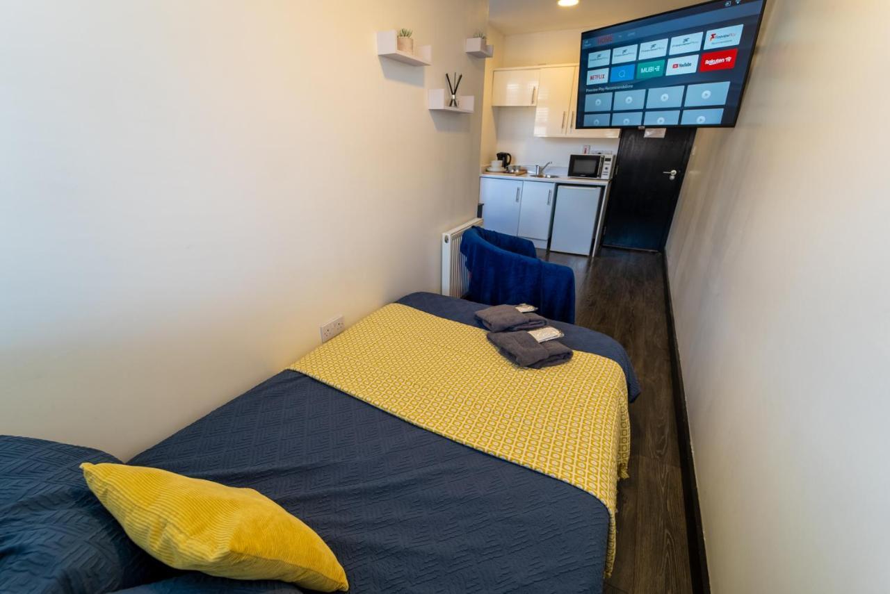 Staysa Equipped Studios Near Qe And Uob In Guesthouse Close To The City! 伯明翰 客房 照片