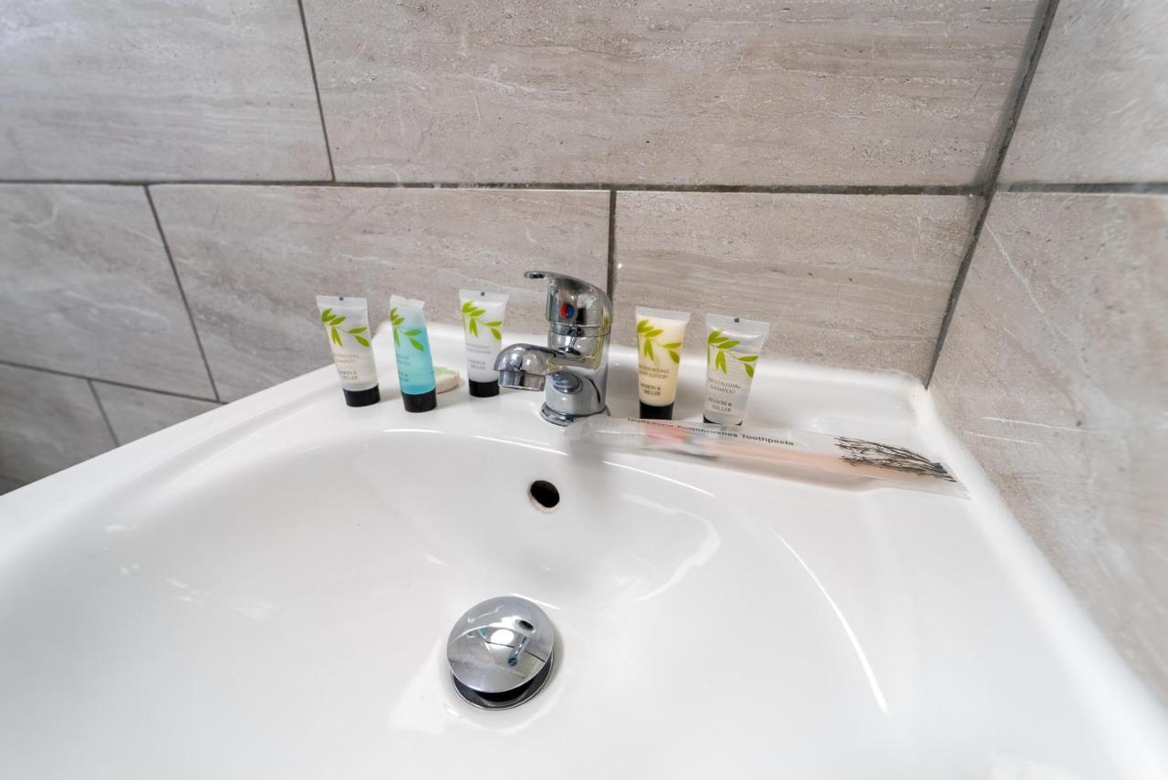Staysa Equipped Studios Near Qe And Uob In Guesthouse Close To The City! 伯明翰 客房 照片