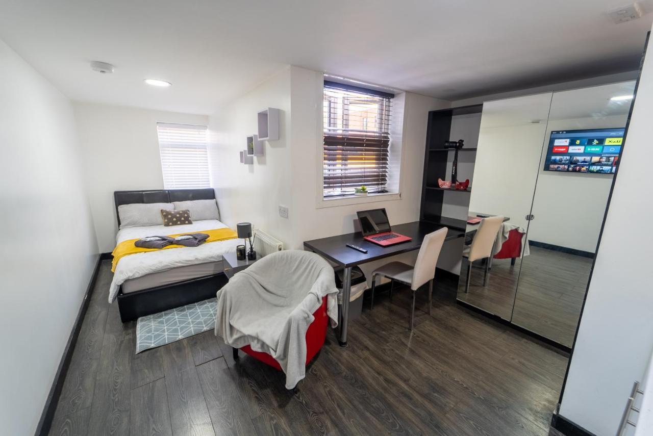 Staysa Equipped Studios Near Qe And Uob In Guesthouse Close To The City! 伯明翰 客房 照片