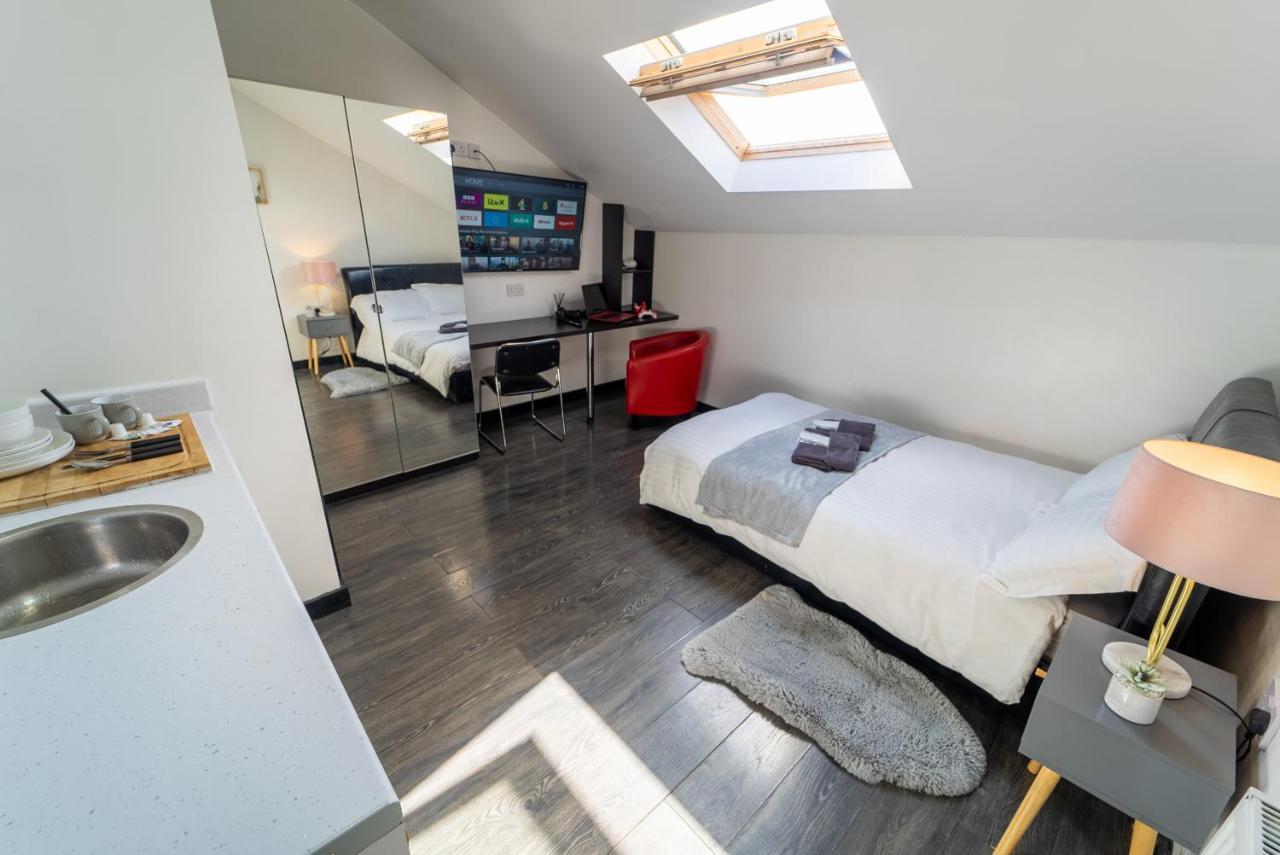 Staysa Equipped Studios Near Qe And Uob In Guesthouse Close To The City! 伯明翰 客房 照片